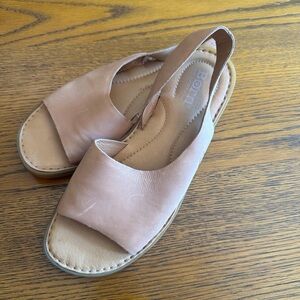 Born Women's Light Brown Sandals